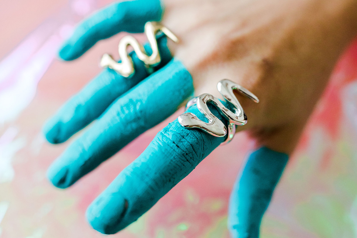 This Latina Jeweler Is Fighting Antisemitism on Instagram - Hey Alma