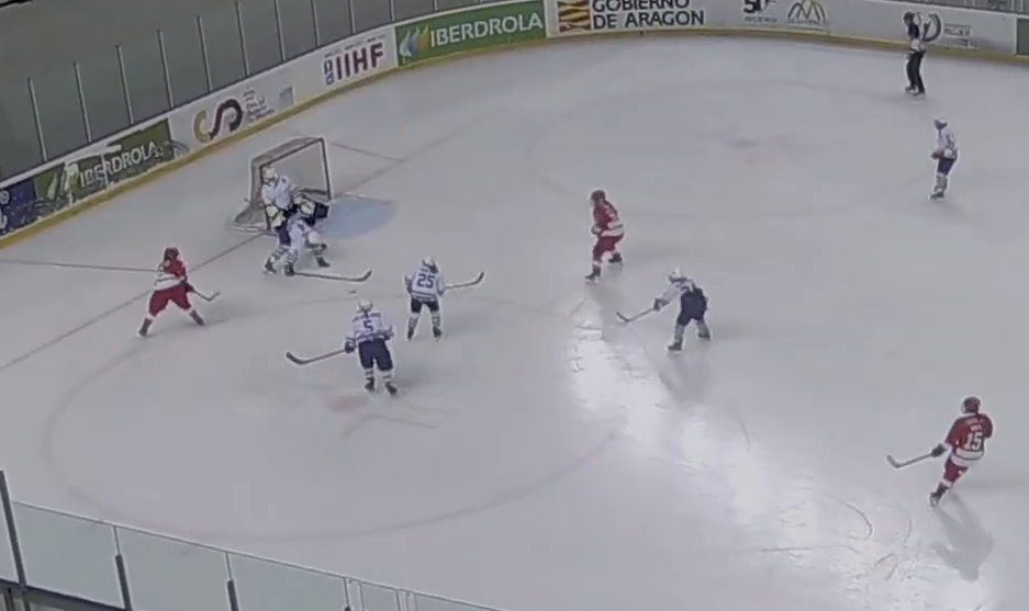Goleadas del Txuri Urdin y del Majadahonda en la Liga Iberdrola - Hockey Hielo Femenino