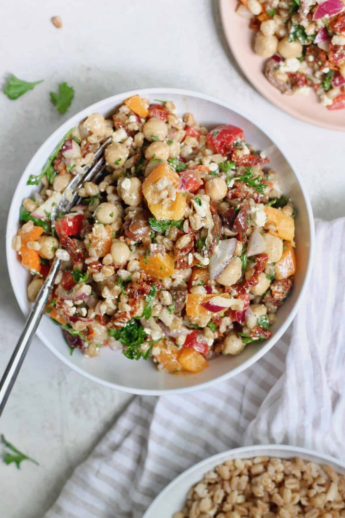 Mediterranean Farro Salad - Hummusapien