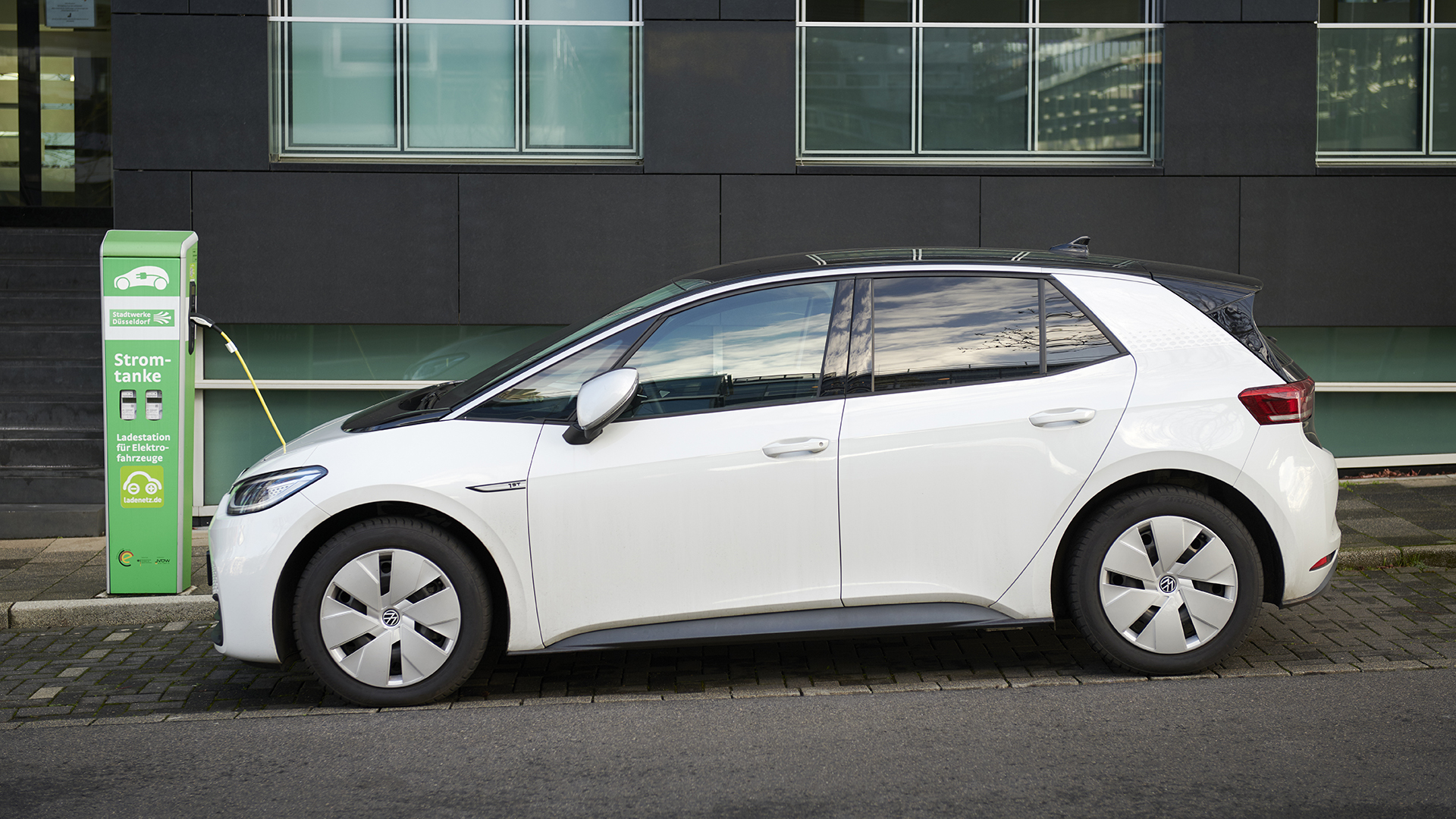 Reducing carbon emissions in the transport sector