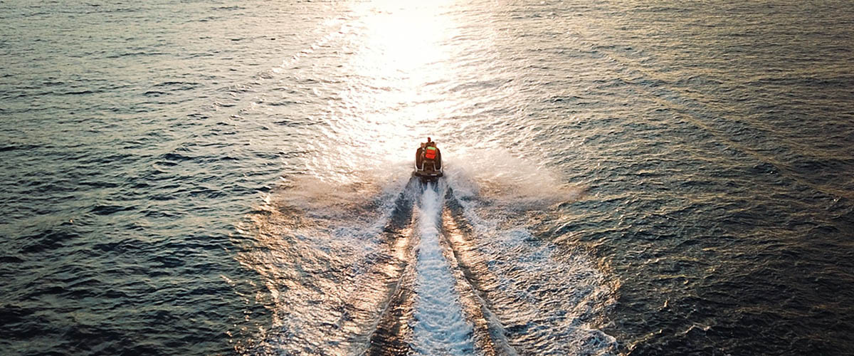 How Far can a Jet Ski Go on One Tank of Gas? [MPG Chart] - jetdrift.com - jetdrift.com