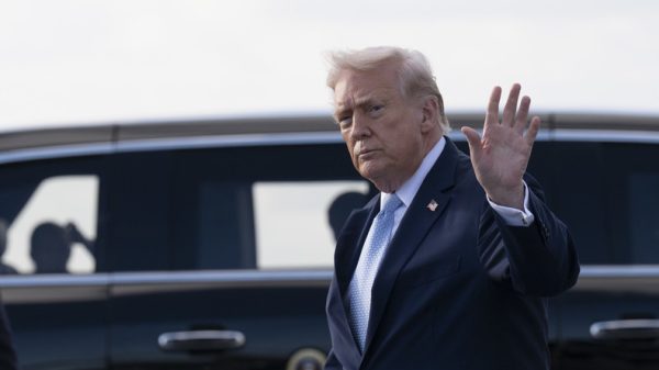 Trump entre ultimatums repoussés et signaux contradictoires : Une stratégie brouillée contre l’Iran – Le Jeune Indépendant
