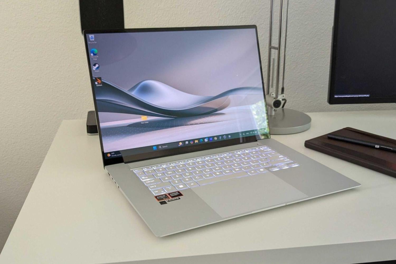 Test Asus Zenbook S 16 2024 : à (Strix) Point nommé