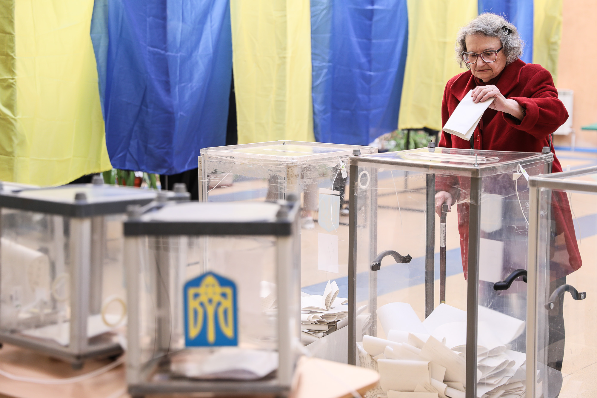 Zelensky’s election day opinion poll criticized as political stunt - Oct. 14, 2020 | KyivPost