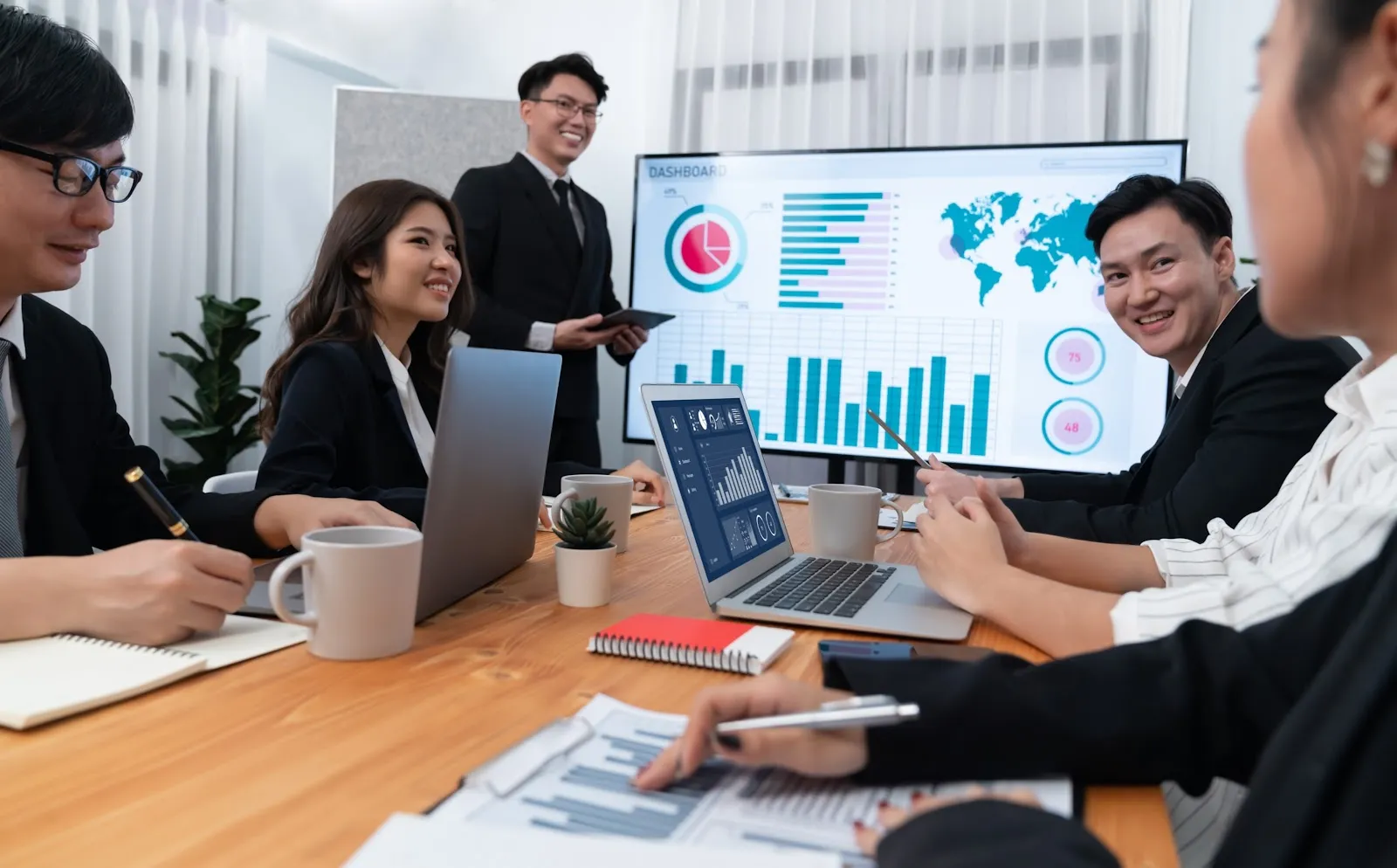 12 Sales Performance Metrics Examples Every B2B Team Needs