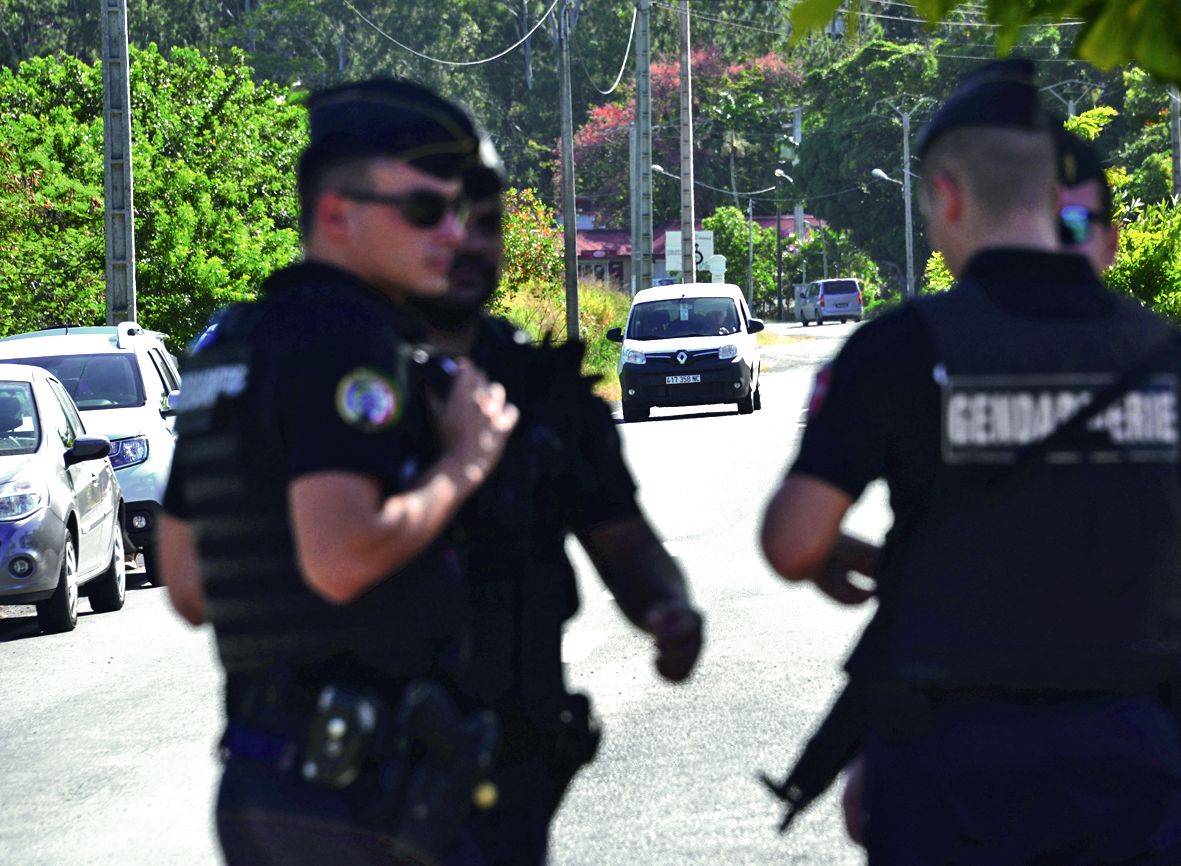 Après les affrontements et le grand nettoyage de la route, la RP1 est ouverte ! | Les Nouvelles Calédoniennes