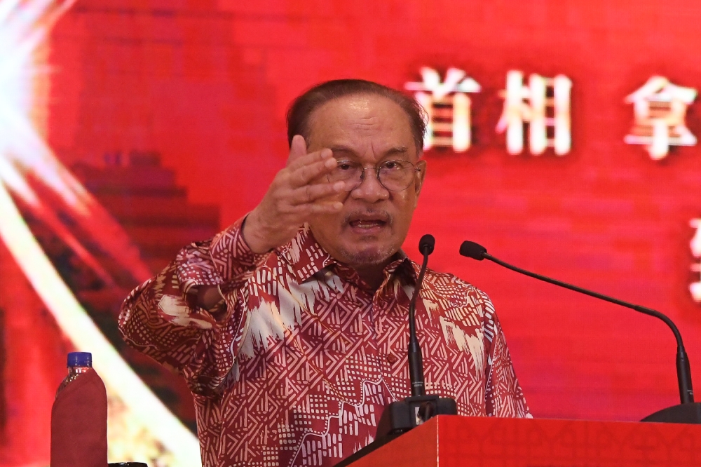 ‘Why insult people who do their work?’: Anwar tells critics to read MACC chief Azam Baki’s explanations on shareholding controversy | Malay Mail