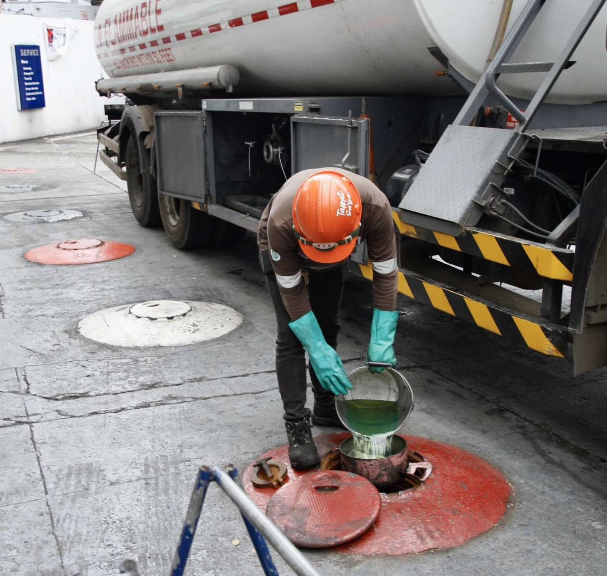 Oil shock seen squeezing Filipino households | The Manila Times