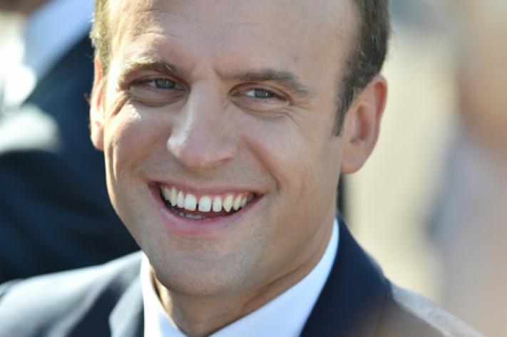 France : majorité écrasante pour Macron, abstention record, aux législatives