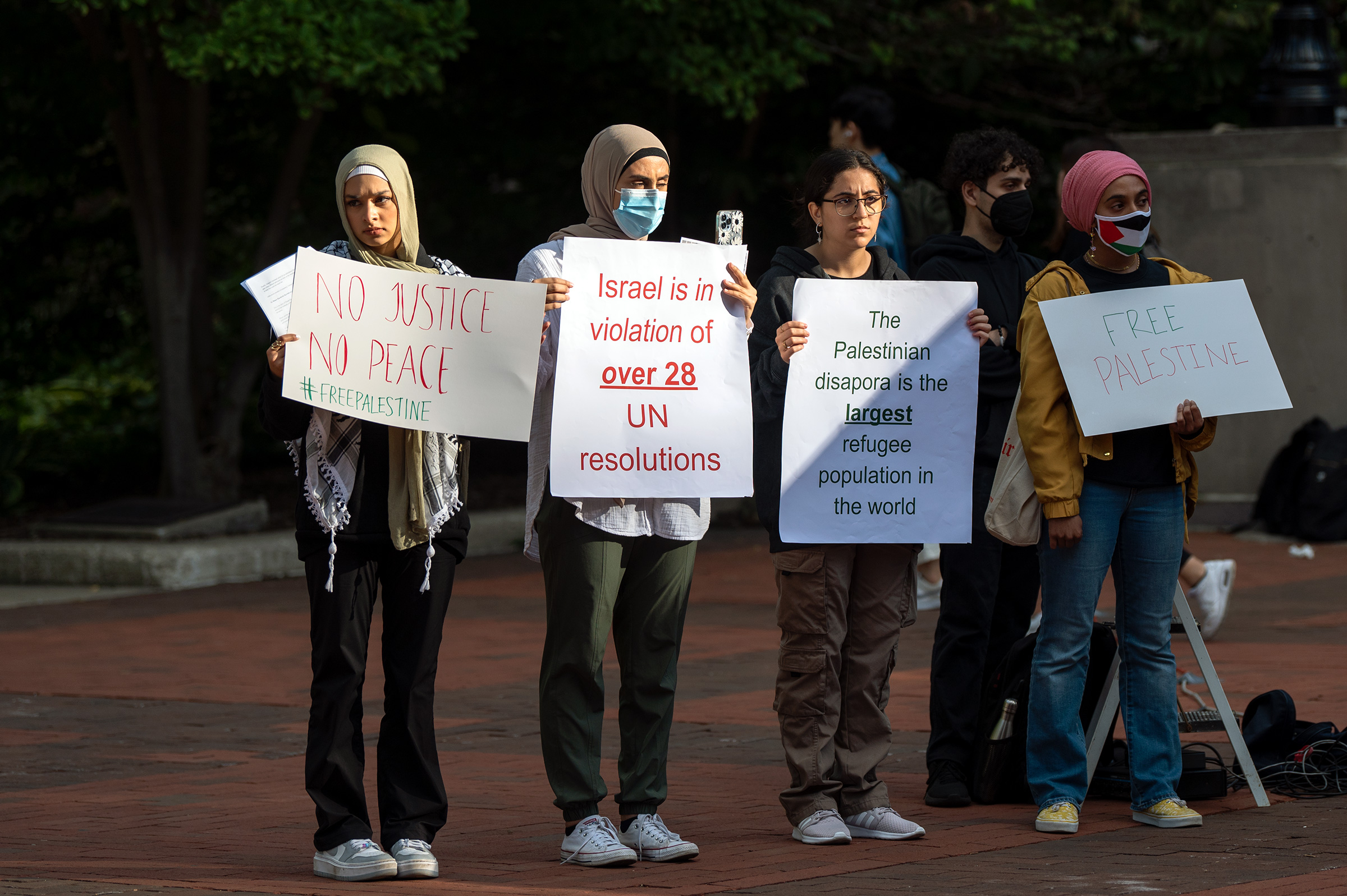 SAFE displays mock ‘apartheid wall’ to stand with refugees