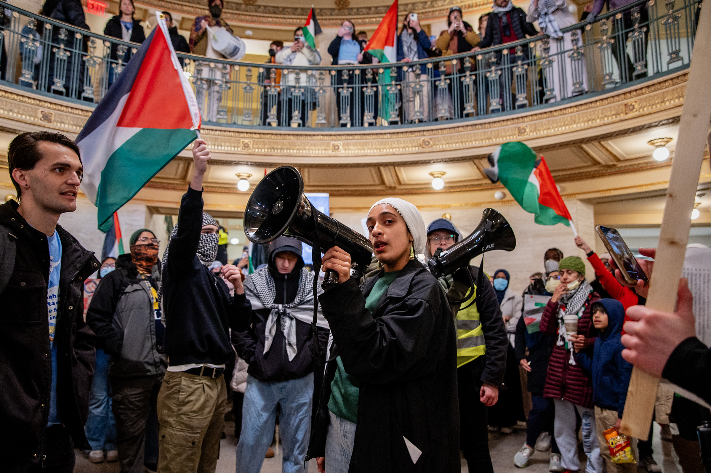 40 arrested at protest and sit-in for Palestine