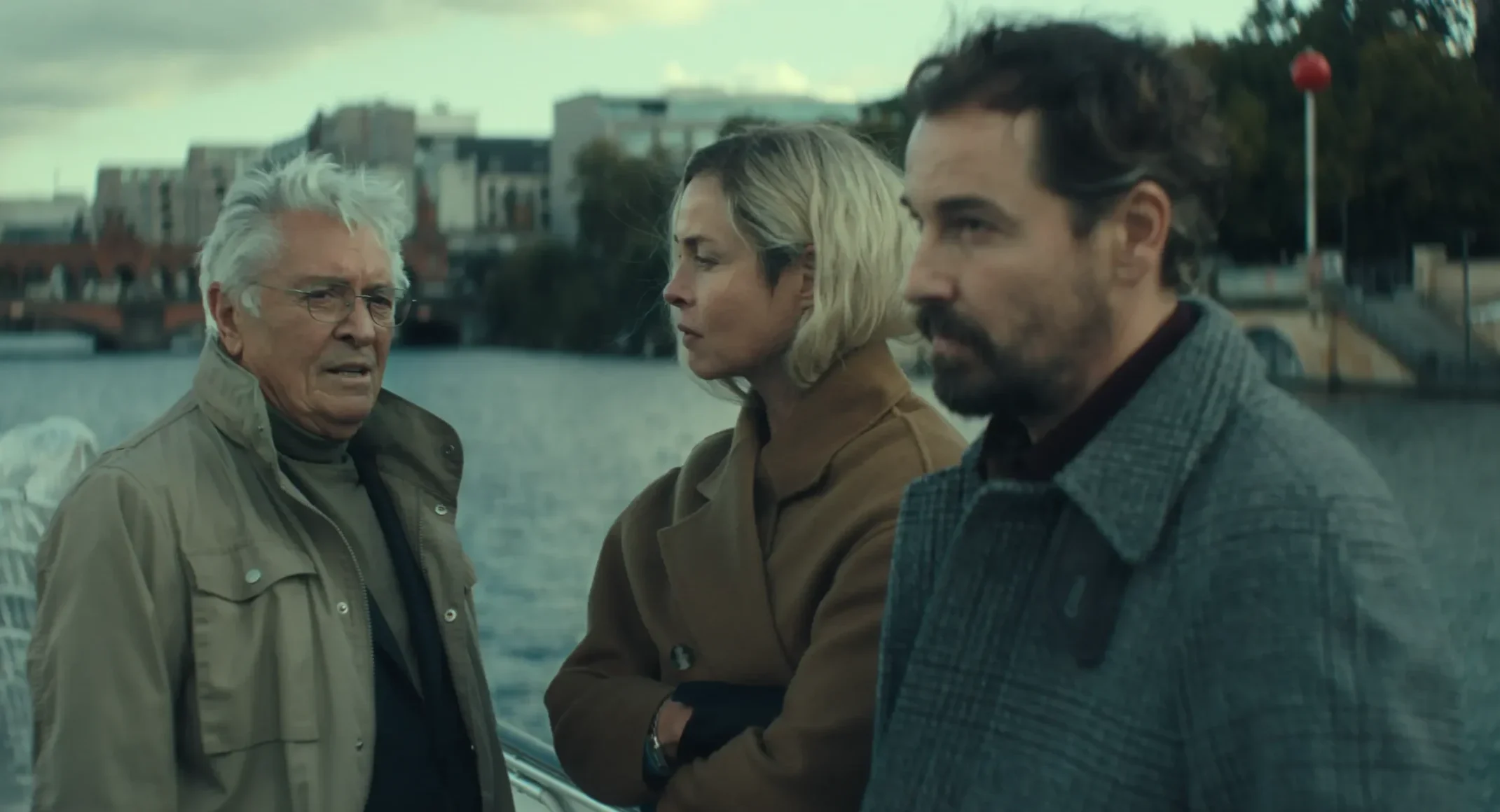 'Unfamiliar' Review: A Familiar Spy Story, Sharply Reassembled (Netflix) - Micropsia