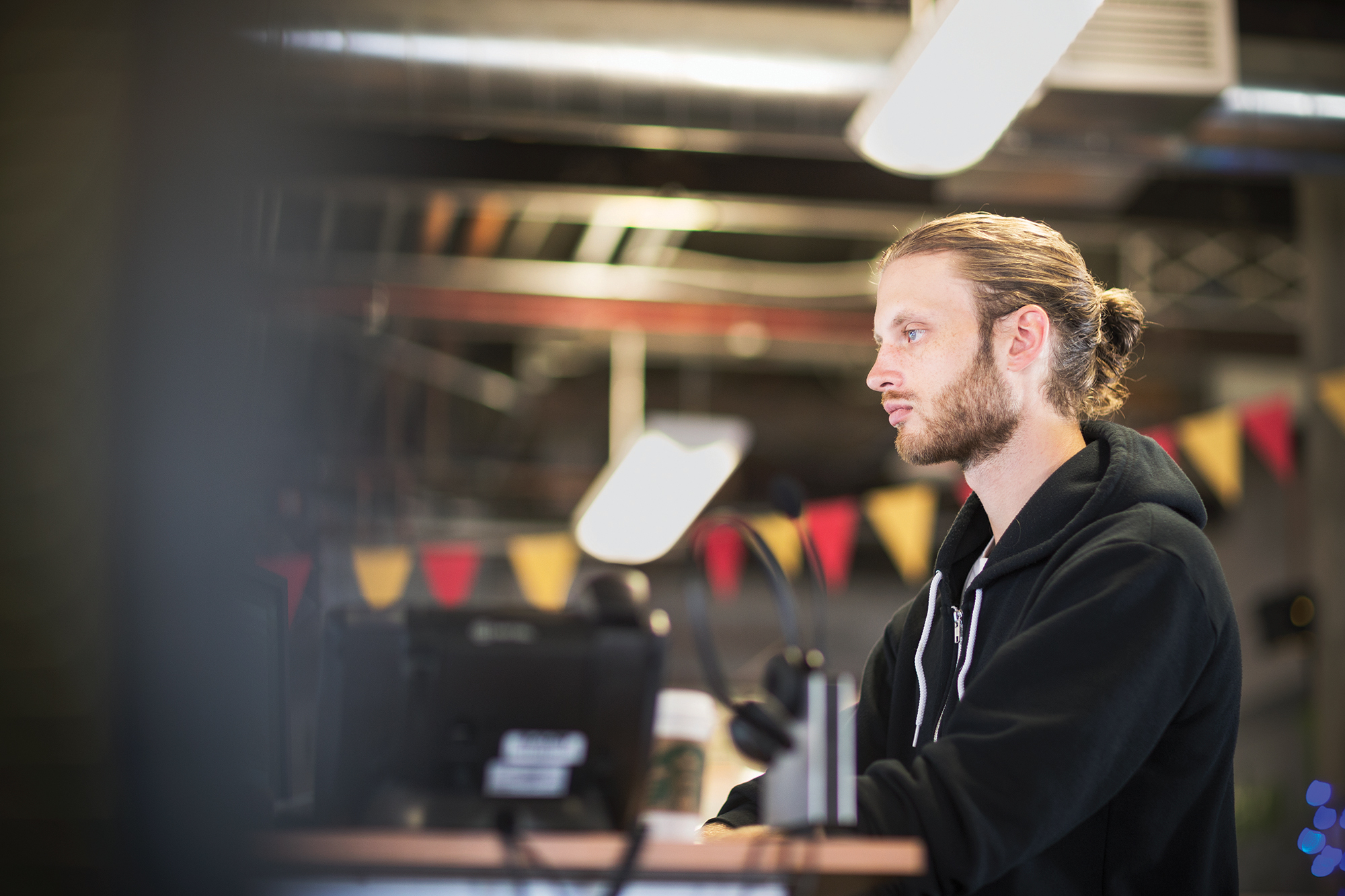 New email signature features in Customer Service improve agent productivity - Microsoft Dynamics 365 Blog