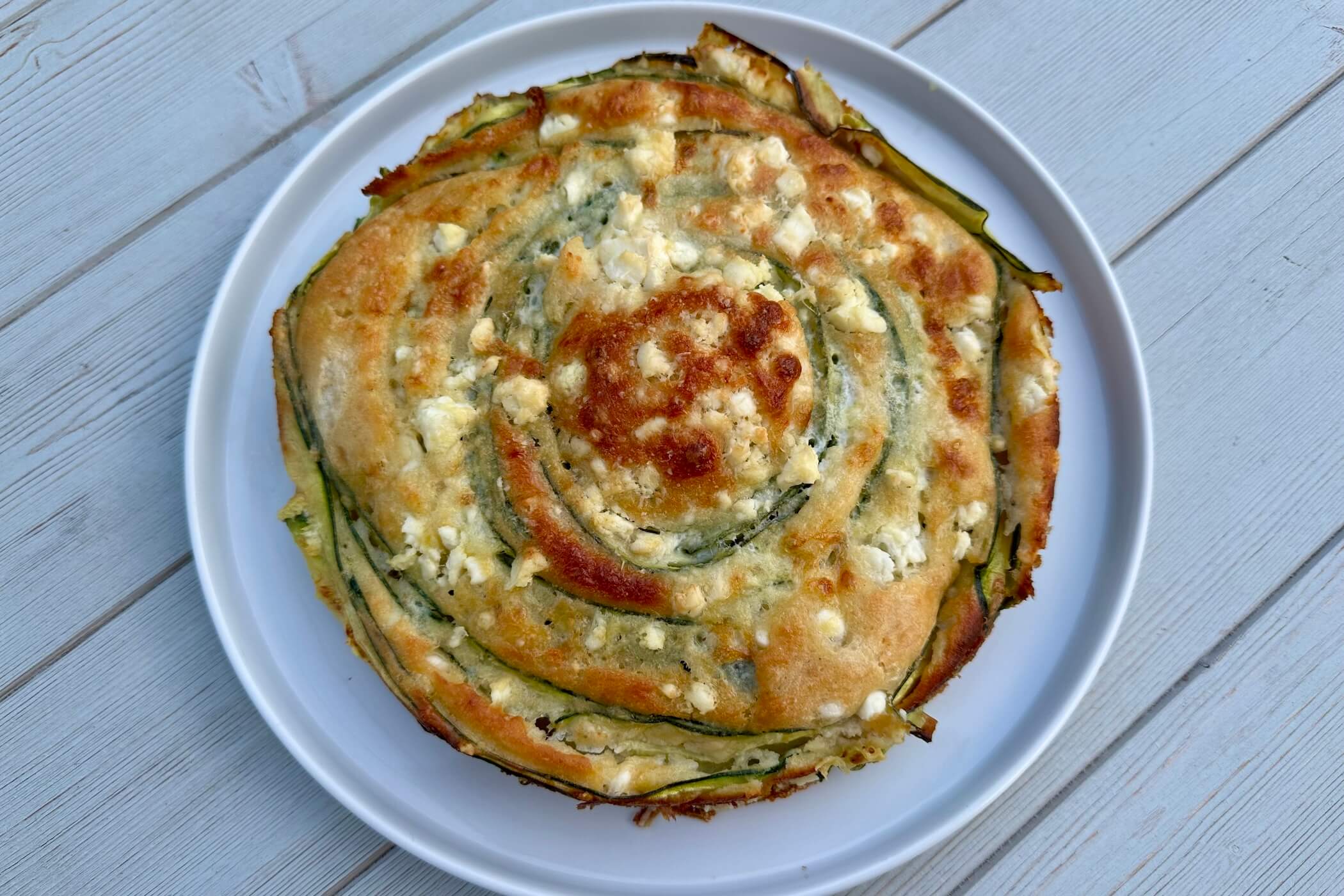 Torta di zucchine e feta, la ricetta originale a cui non avevi pensato - MoltoFood