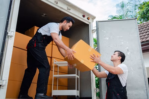 14 Questions to Ask Before Hiring Movers | Move.org
