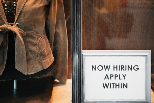 How Earned Wage Access Could Give Retailers a Holiday Hiring Boost