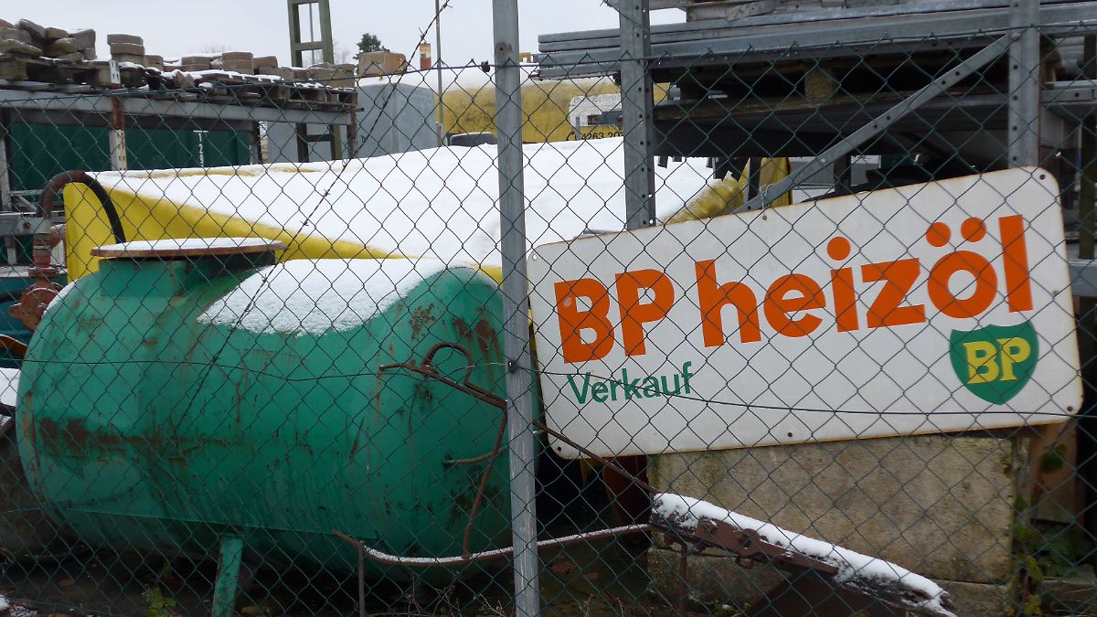 Grünes Heizöl oder Wärmepumpe? Ein Ingenieur räumt im "Klima-Labor" mit Heiz-Mythen auf - ntv.de