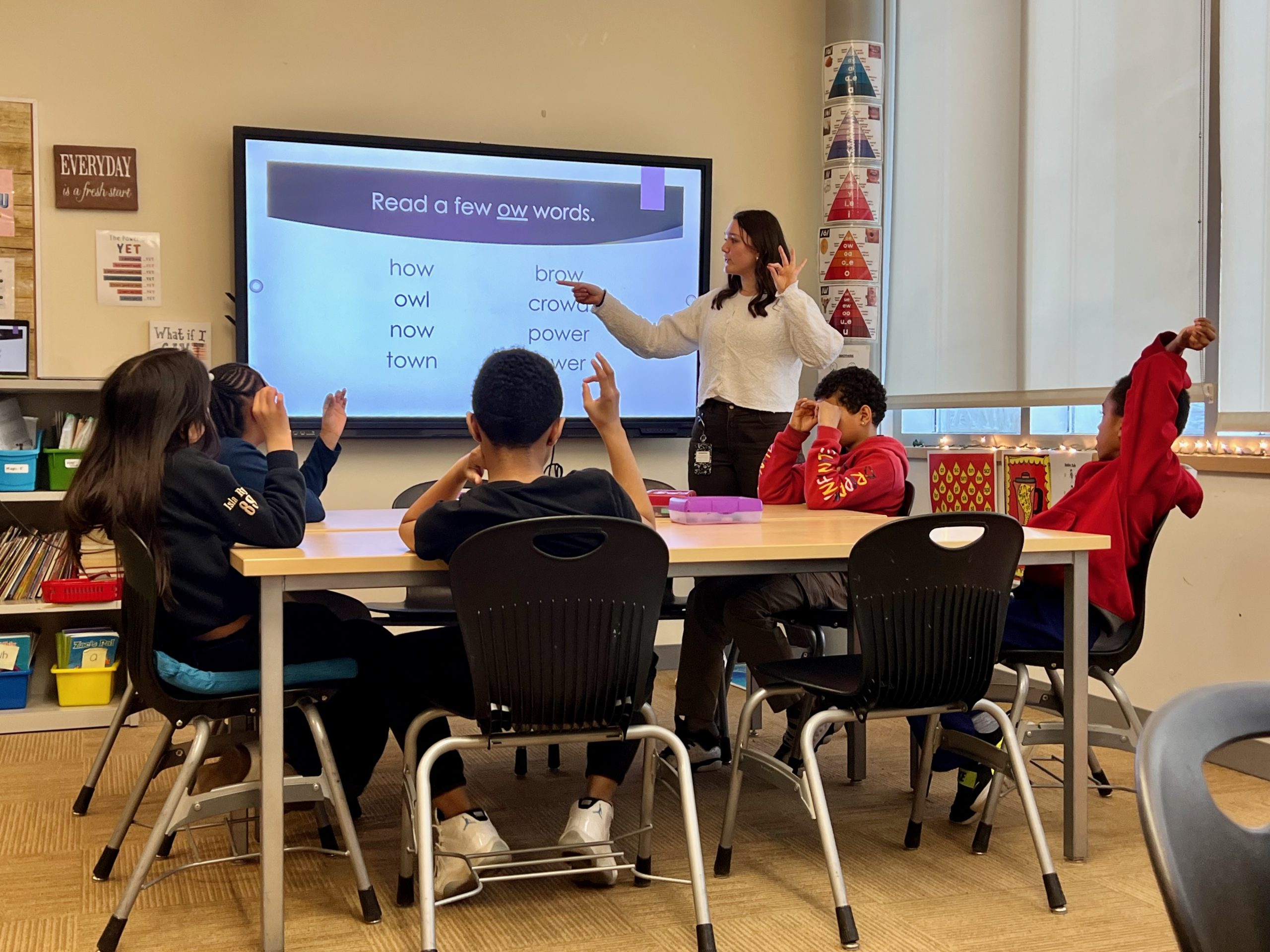 Student-Teacher Focuses On Phonics - New Haven Independent