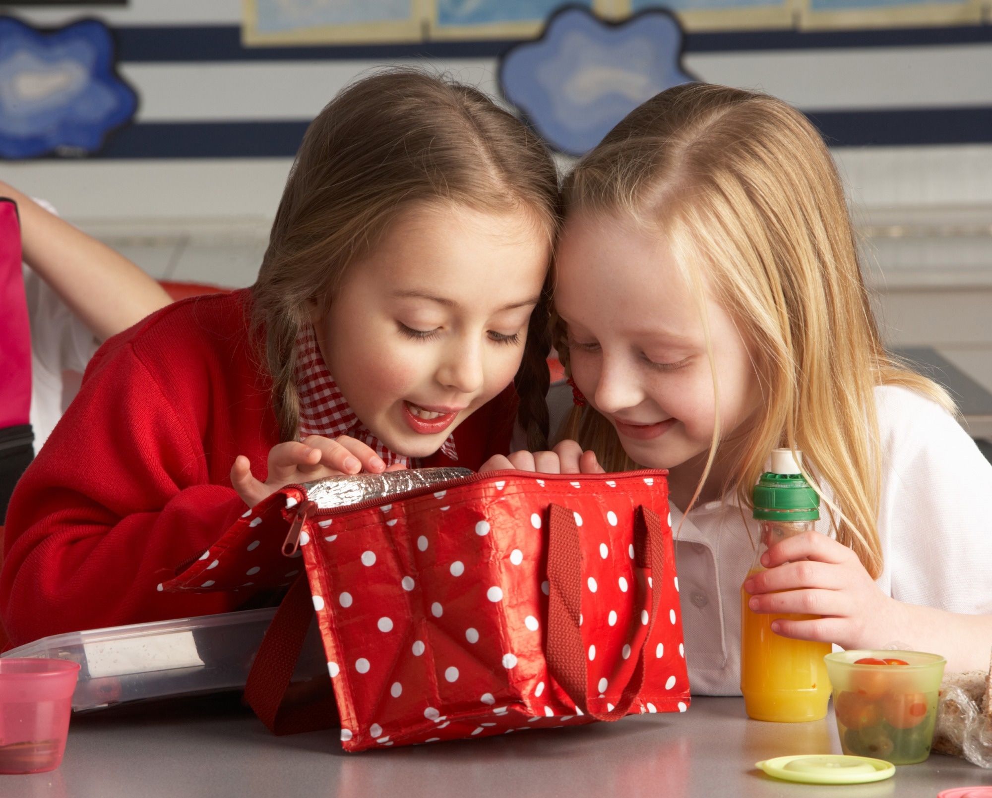 Are home-packed lunches nutritionally inferior to in-school lunches?