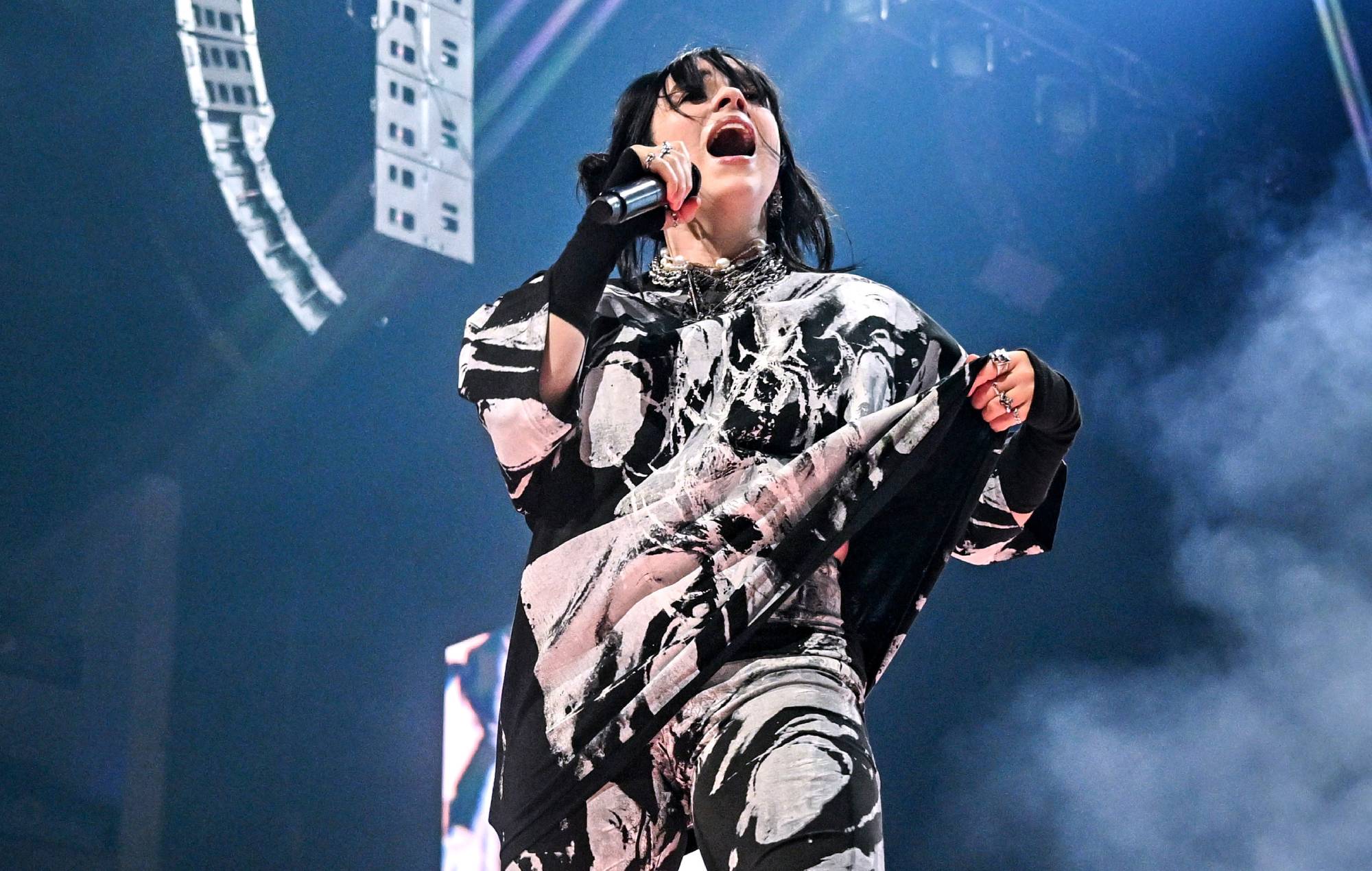 Billie Eilish speaks out on Roe v. Wade during Glastonbury set