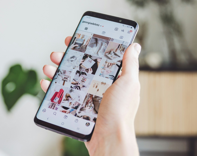 14 Stats on how social media impact online purchasing behavior
