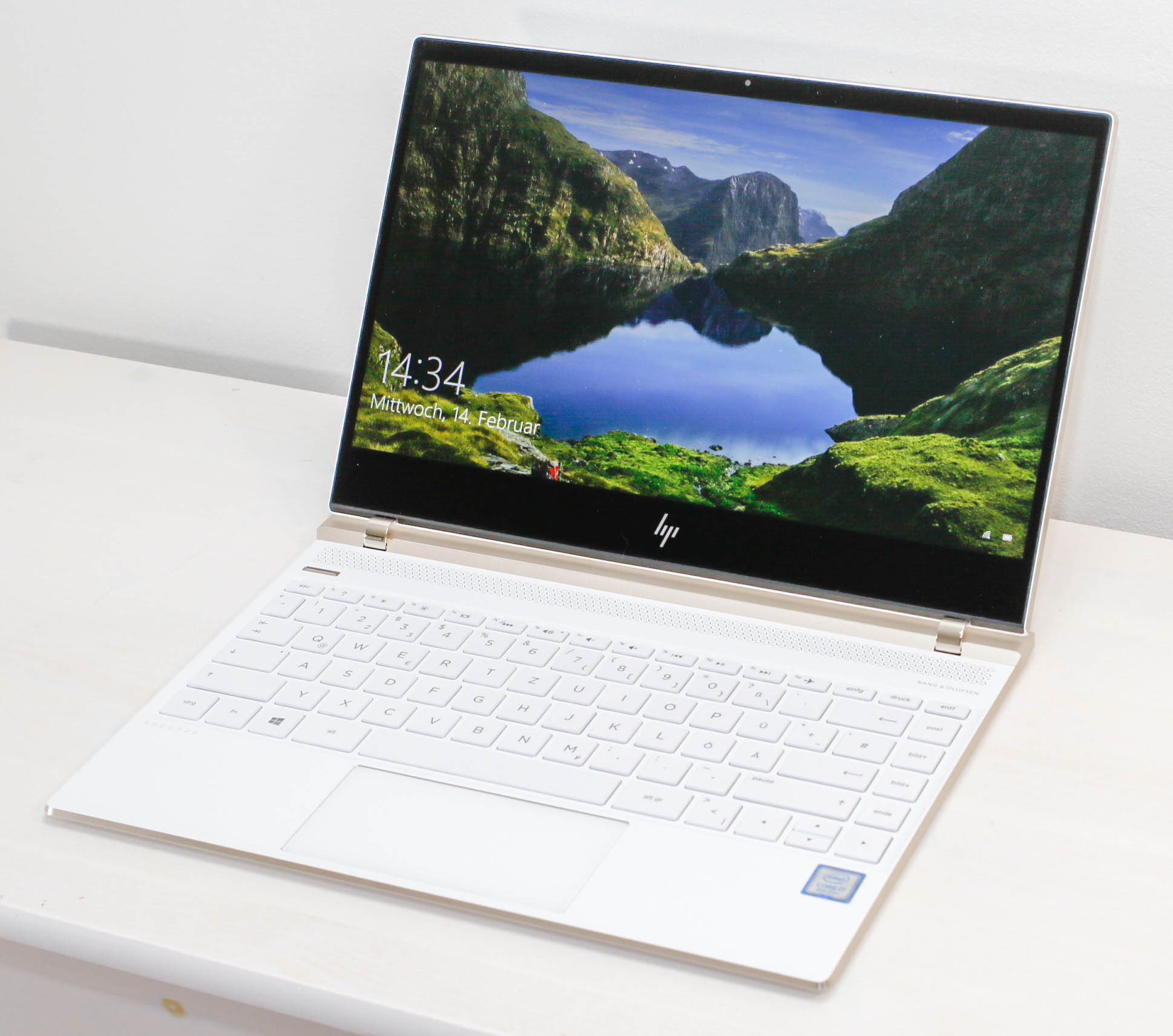Breve Análise do Portátil HP Spectre 13-af033 (i7-8550U, FHD) - Notebookcheck.info