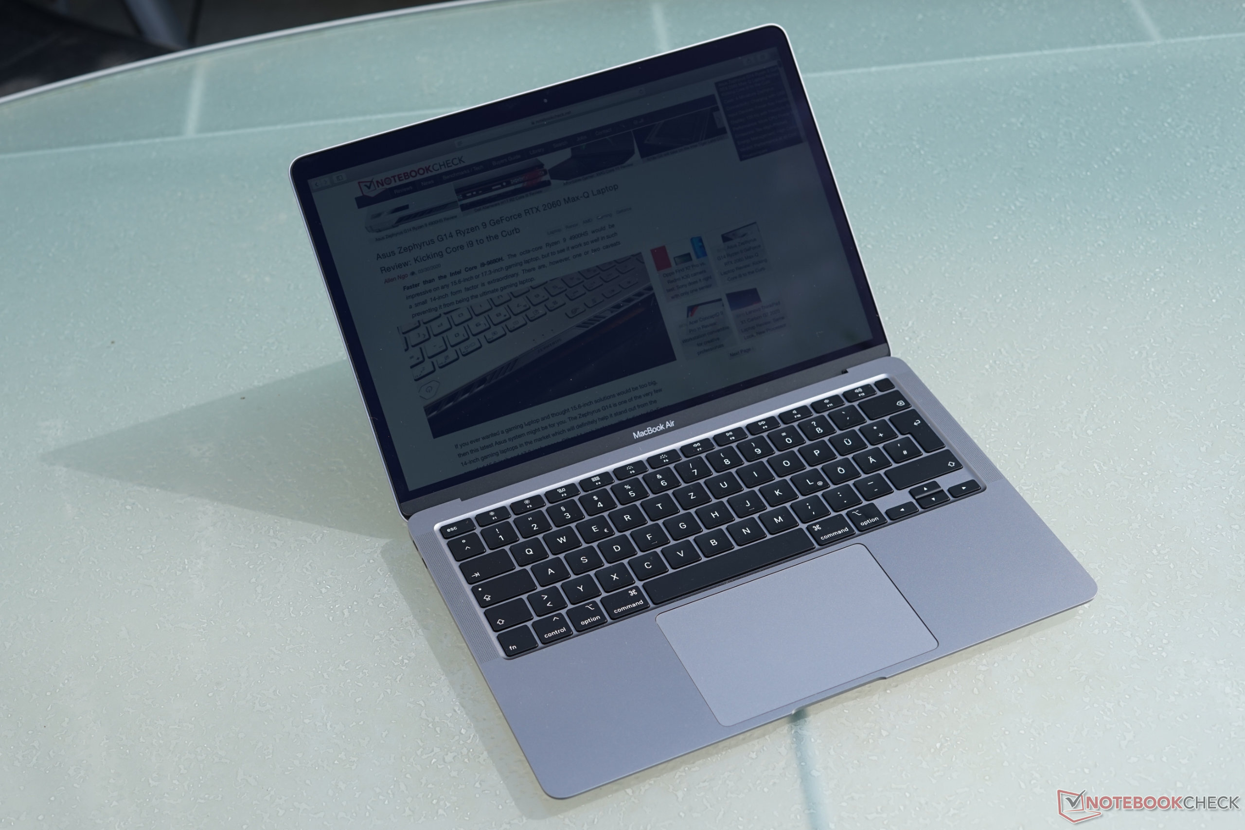 The new 2020 MacBook Air Core i5 has arrived: Faster CPU, but still way too loud - NotebookCheck.net News