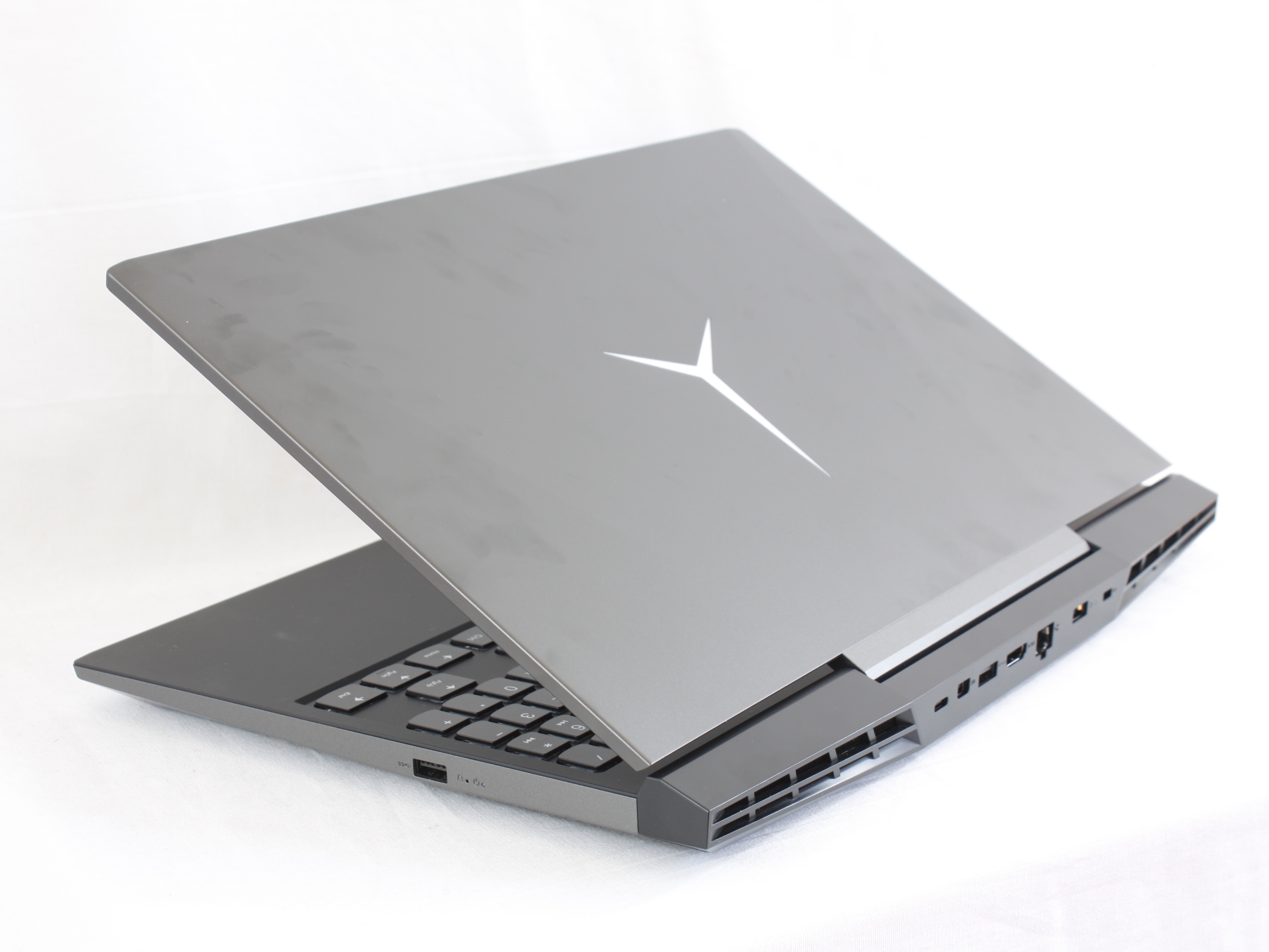 Review del Lenovo Legion Y7000 (i7-8750H, GTX 1060) - Notebookcheck.org Analisis