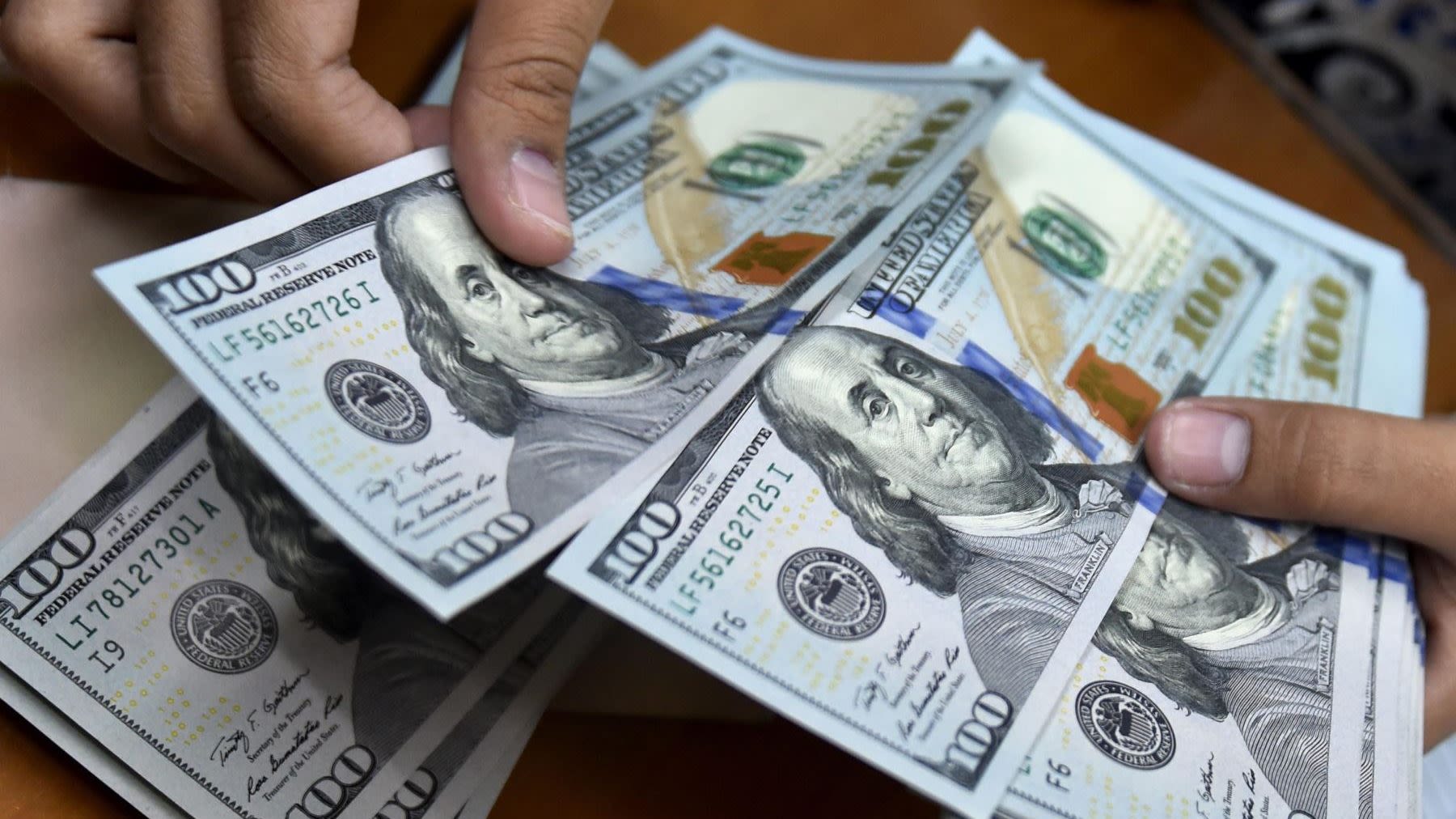 Dólar paralelo se “desploma” tras detención de responsables de la página ‘Monitor dolar’ - Noticias Barquisimeto