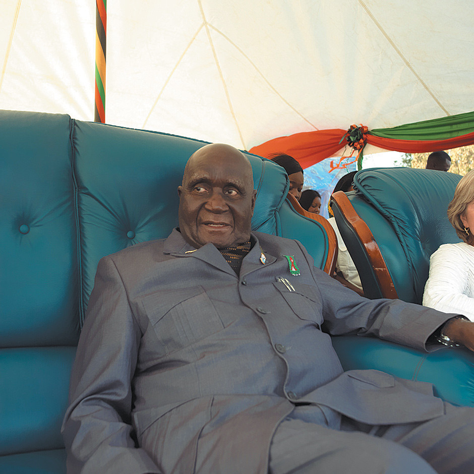 Colossal Corruption in Africa | Helen Epstein | The New York Review of Books