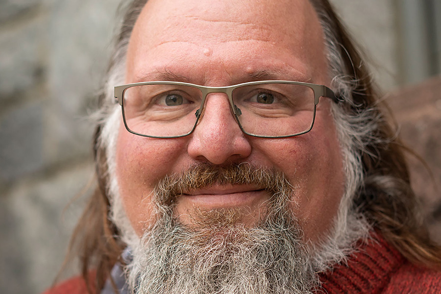 The Accidental Internet Scholar | Ethan Zuckerman, Edgar Llivisupa | The New York Review of Books