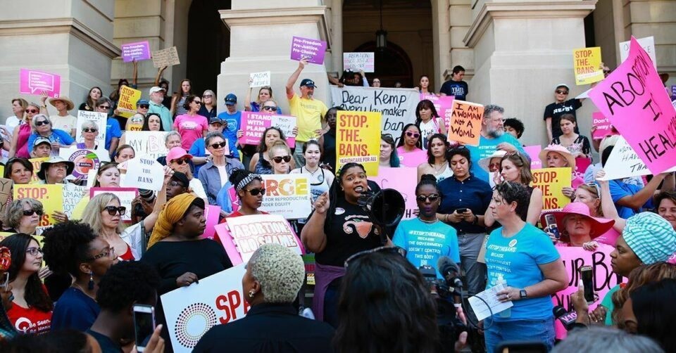 As ‘Roe’ Falls, Progressive Donors Need to Follow the Right’s Playbook: Fund Grassroots Organizers Fighting State Battles – Chronicle of Philanthropy