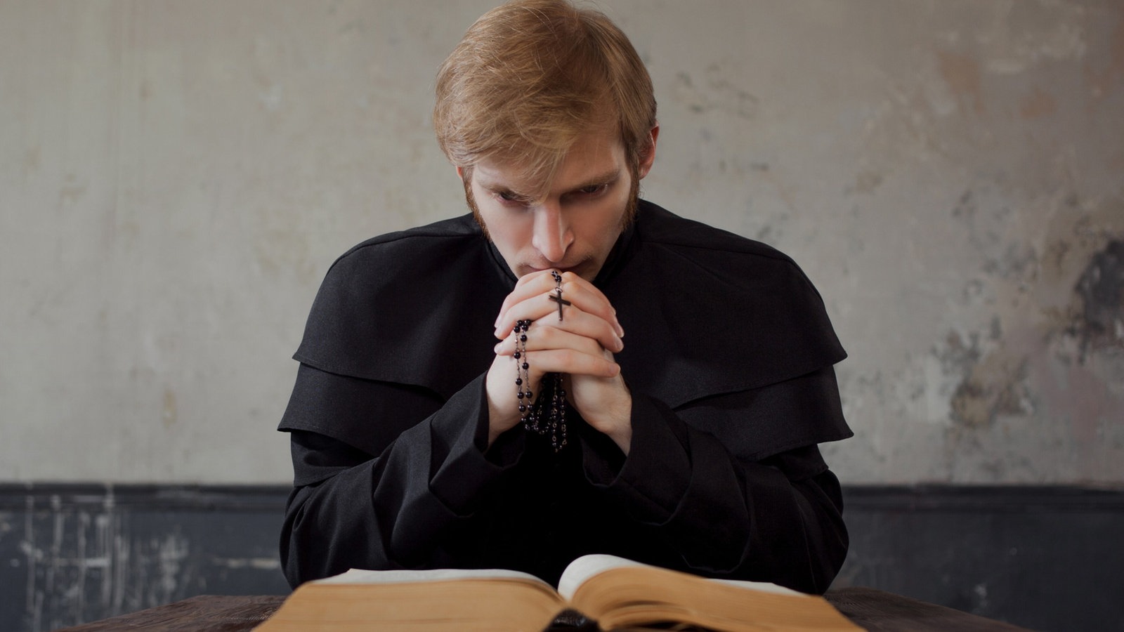 Ordensleute: Interview mit dem Jesuiten Martin Föhn - Religion - Kultur - Planet Wissen