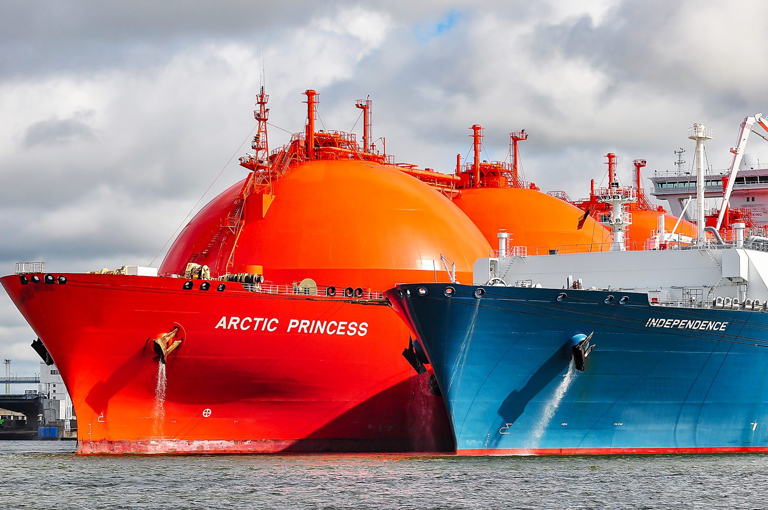 Poland's FSRU floating LNG terminal capacity will be doubled - Poland at Sea - maritime economy portal