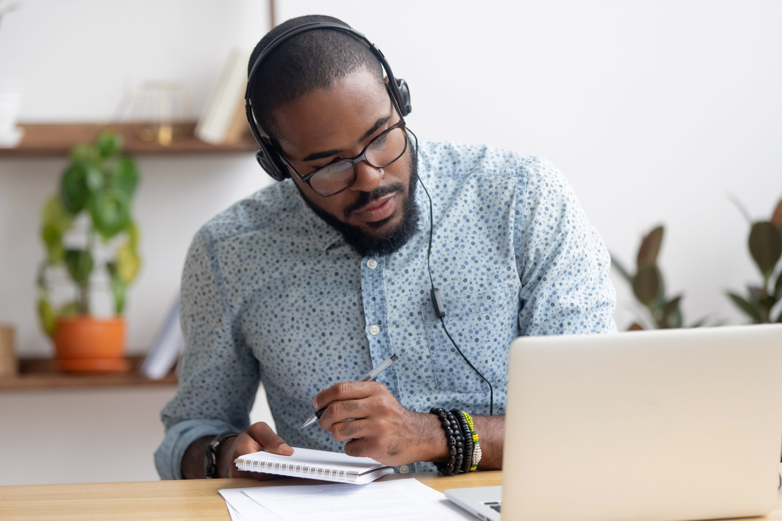 Here's a list of free virtual resources for university professors, student media programs and collegiate journalists - Poynter