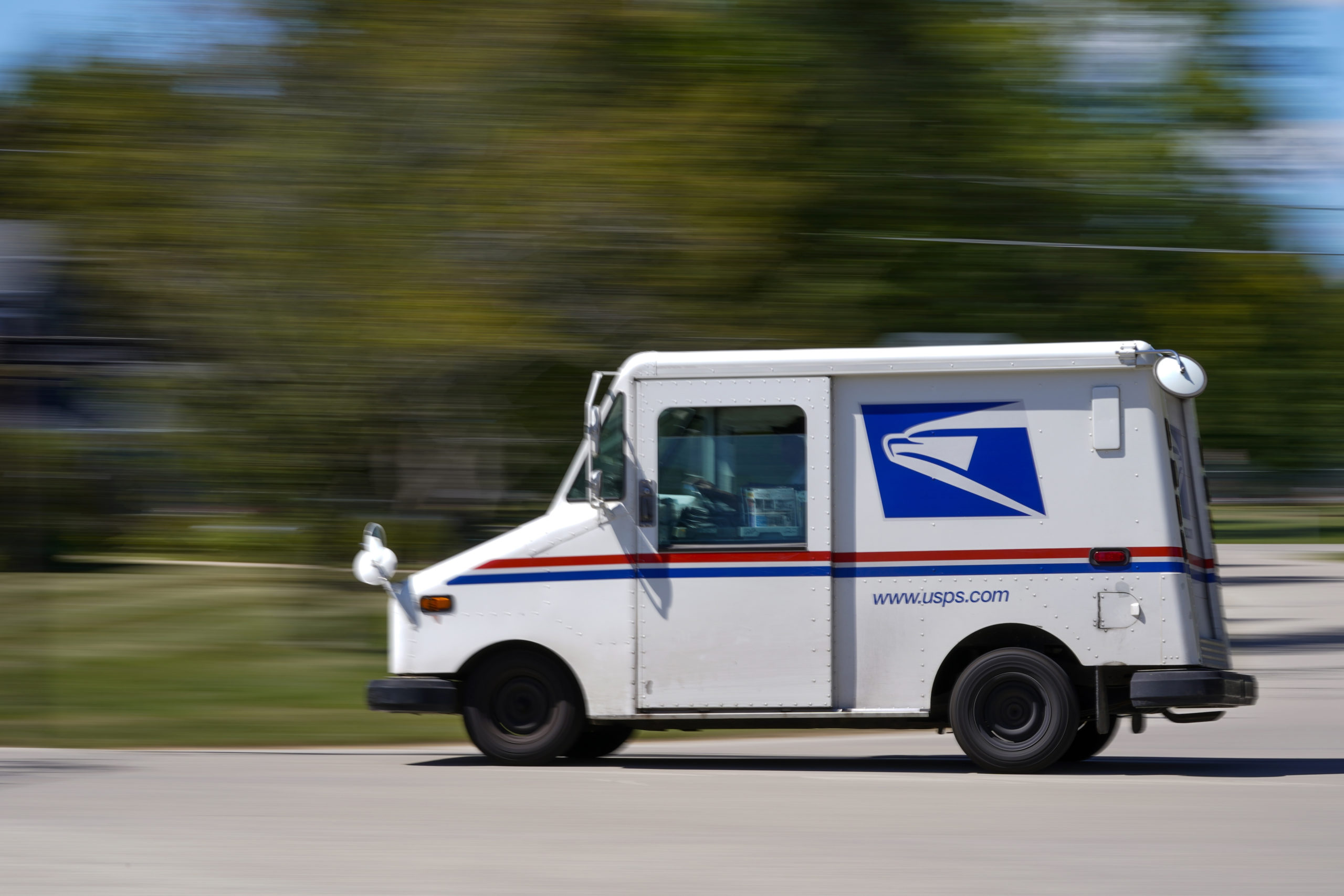 More newspapers consider a pivot to postal delivery to cut costs and ease headaches - Poynter