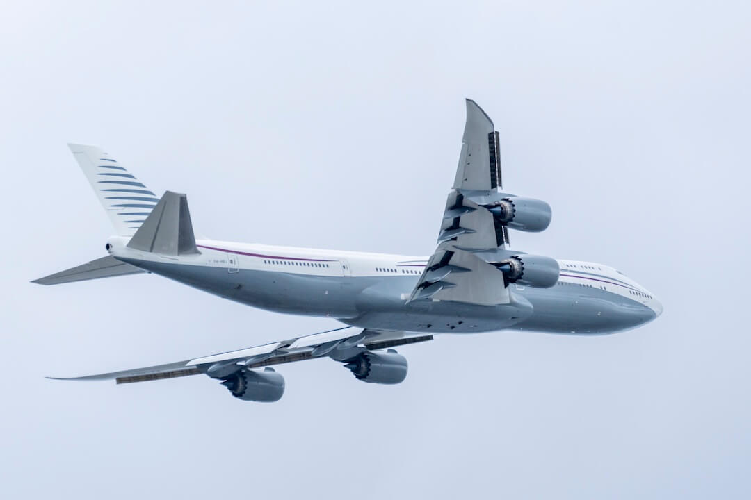 Qatar’s $400 million plane gift to Trump is likely unconstitutional, experts say - Poynter