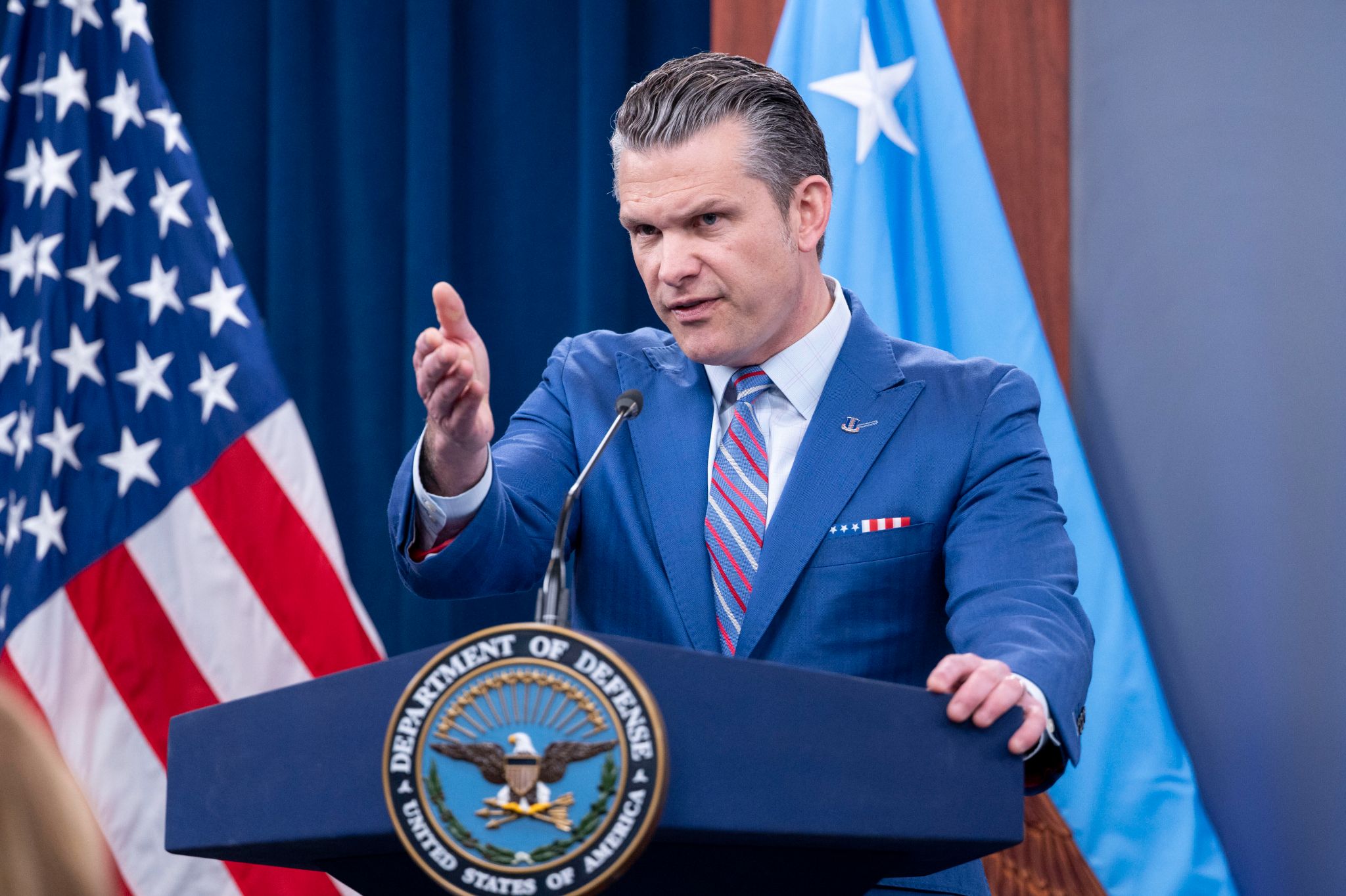 Defense Secretary Pete Hegseth targeted a Fox reporter. The journalism community had her back
