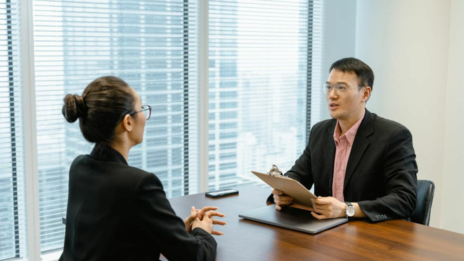 Emploi : le CV est presque mort, voici comment les entreprises vont recruter en 2026