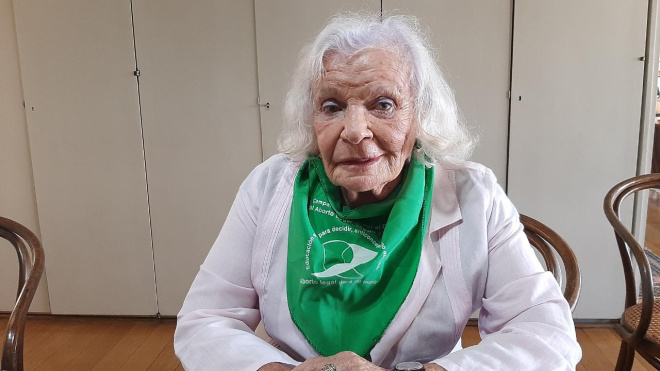 "Aprobar la ley del aborto es un paso necesario pero no suficiente, ahora hay que conseguir que se cumpla" | Público