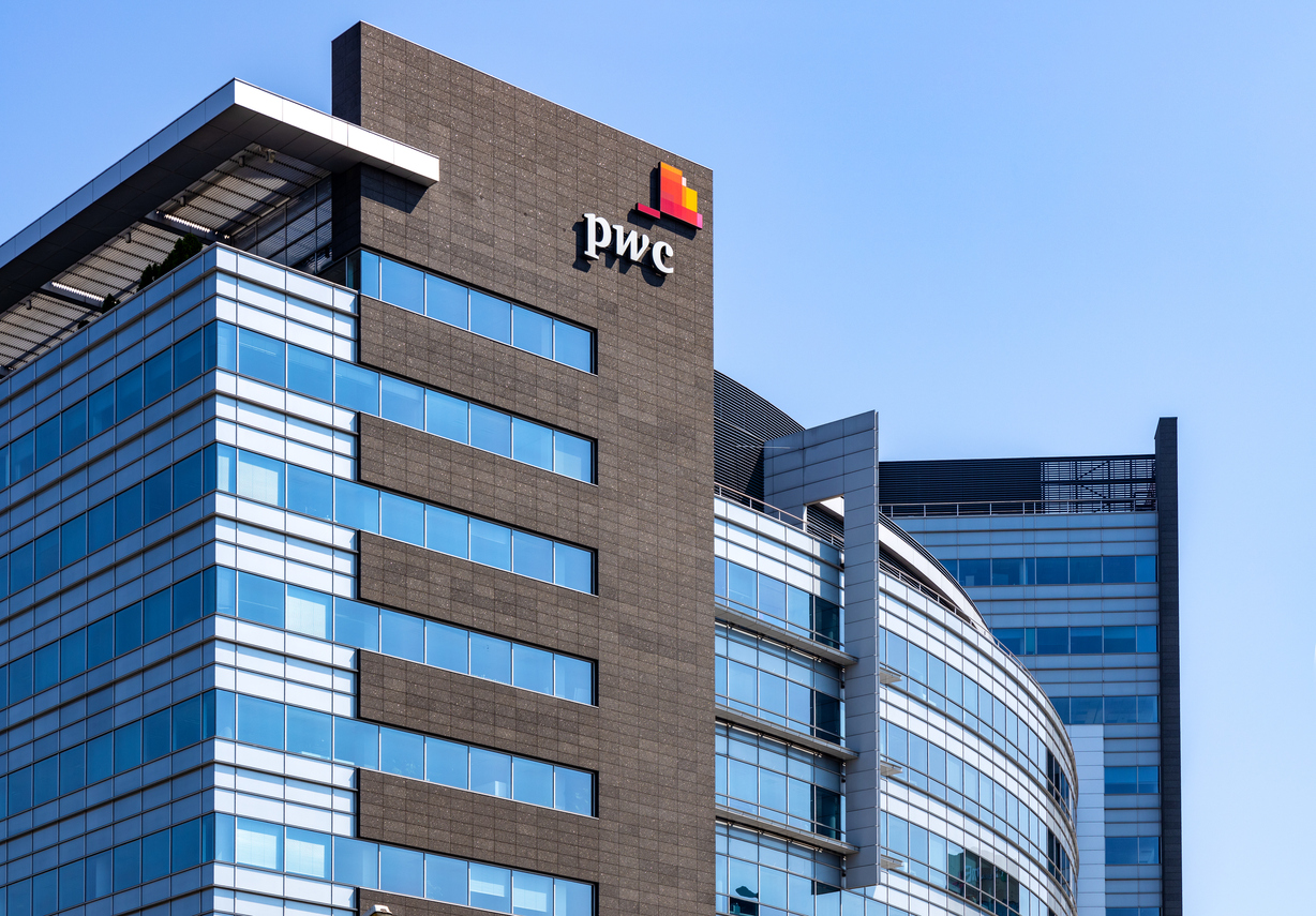 Top Stories of 2024: How PwC uses AI to personalize its intranet and employee experience - Ragan Communications