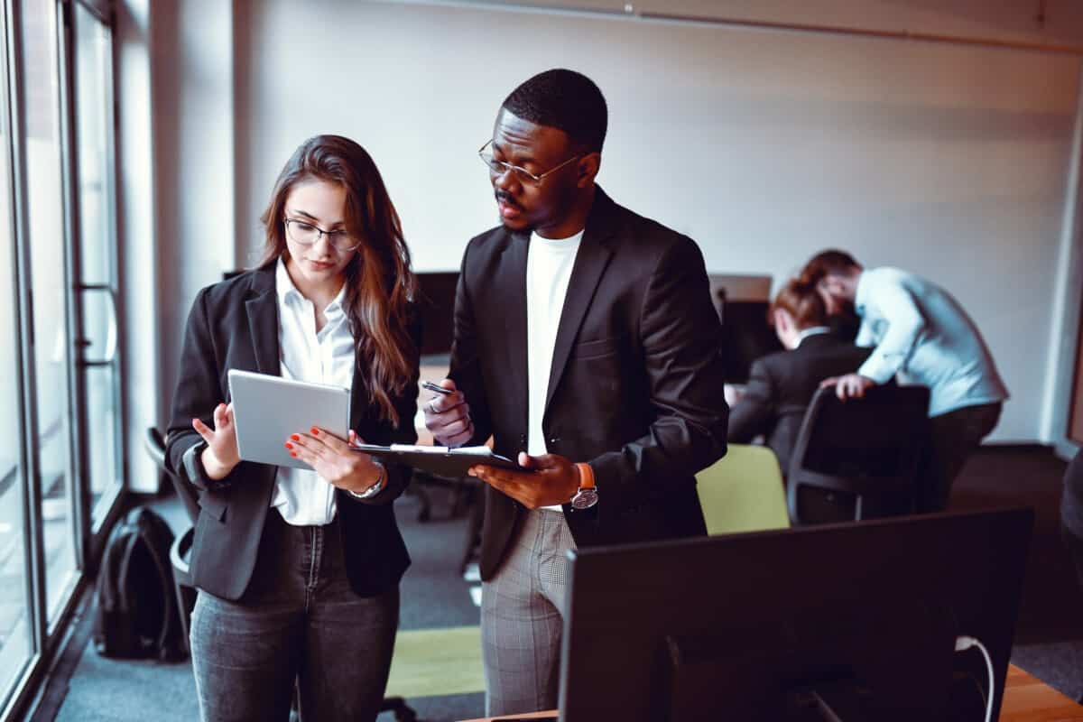 Difference Between Agents and Brokers in Real Estate | Redfin