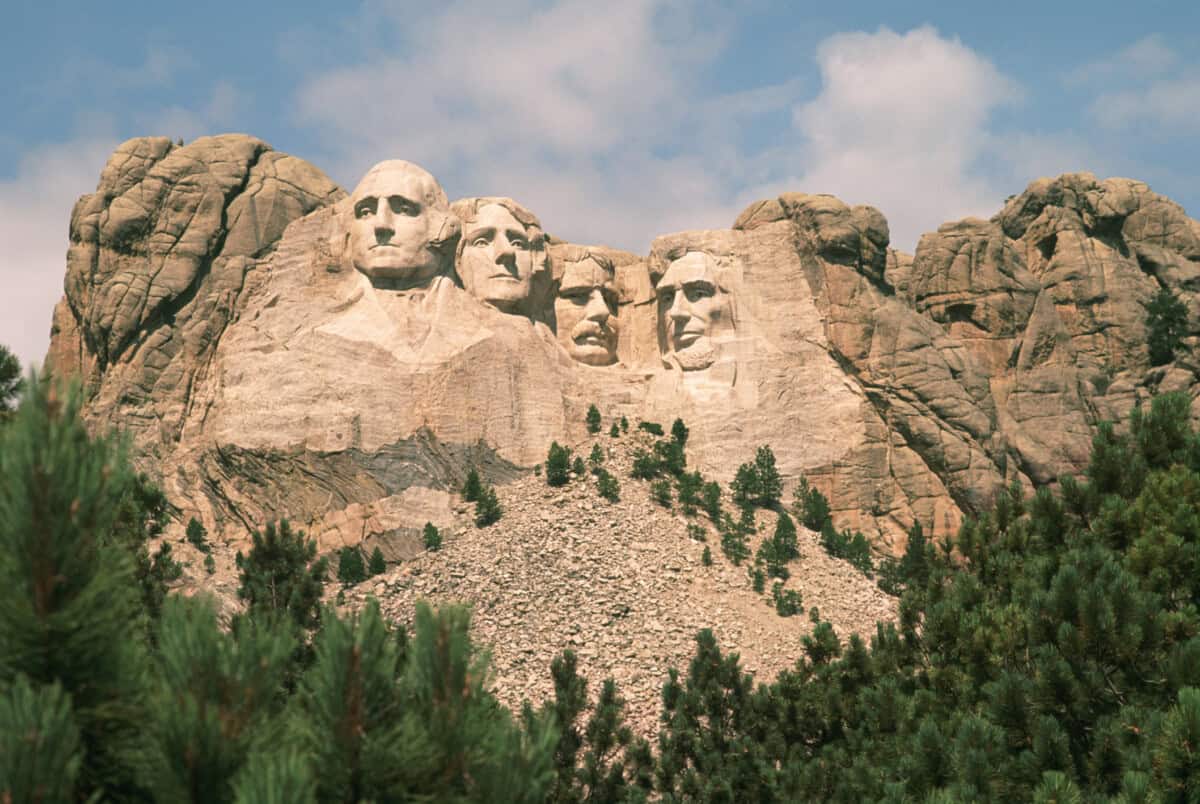 10 Pros and Cons of Living in South Dakota - Redfin