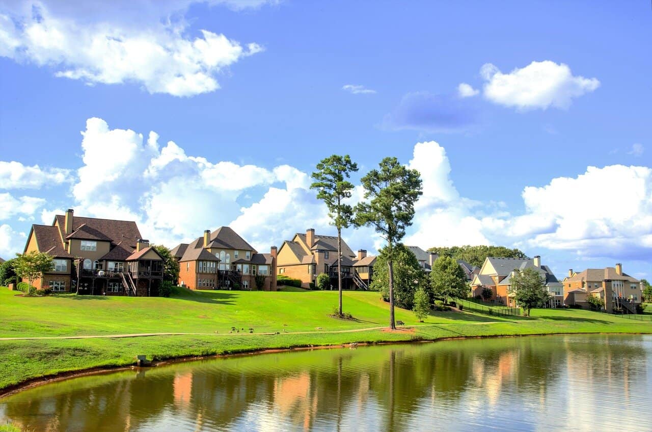 Delistings Jump 28% as Sellers Pull Homes Off Market Rather Than Settle For Low Prices