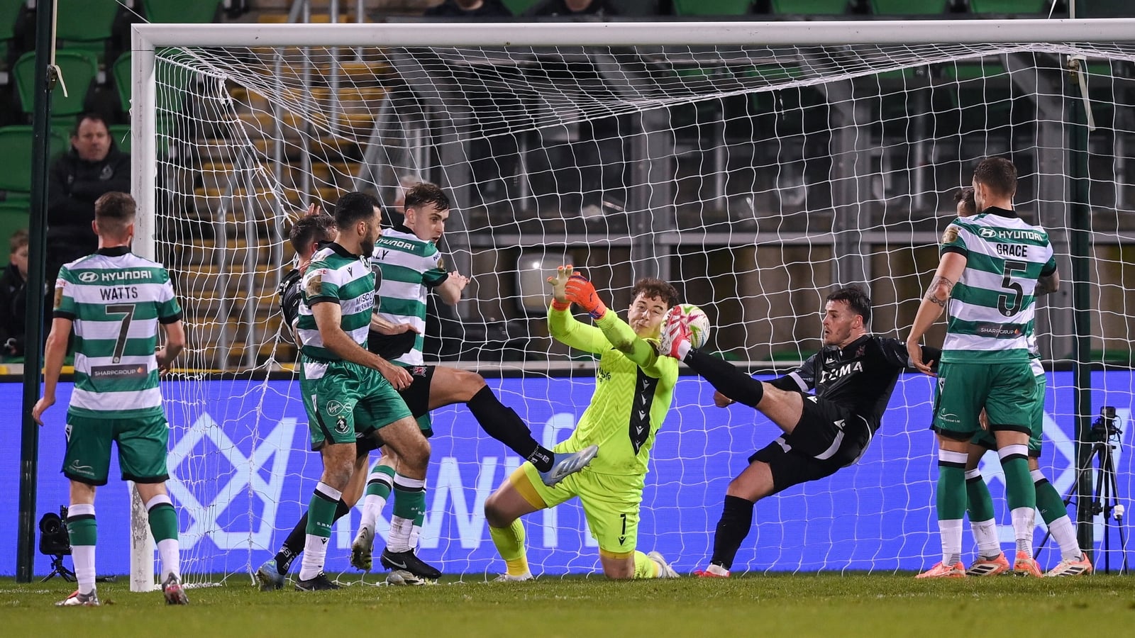 Mullen strikes late as Dundalk snatch Tallaght draw