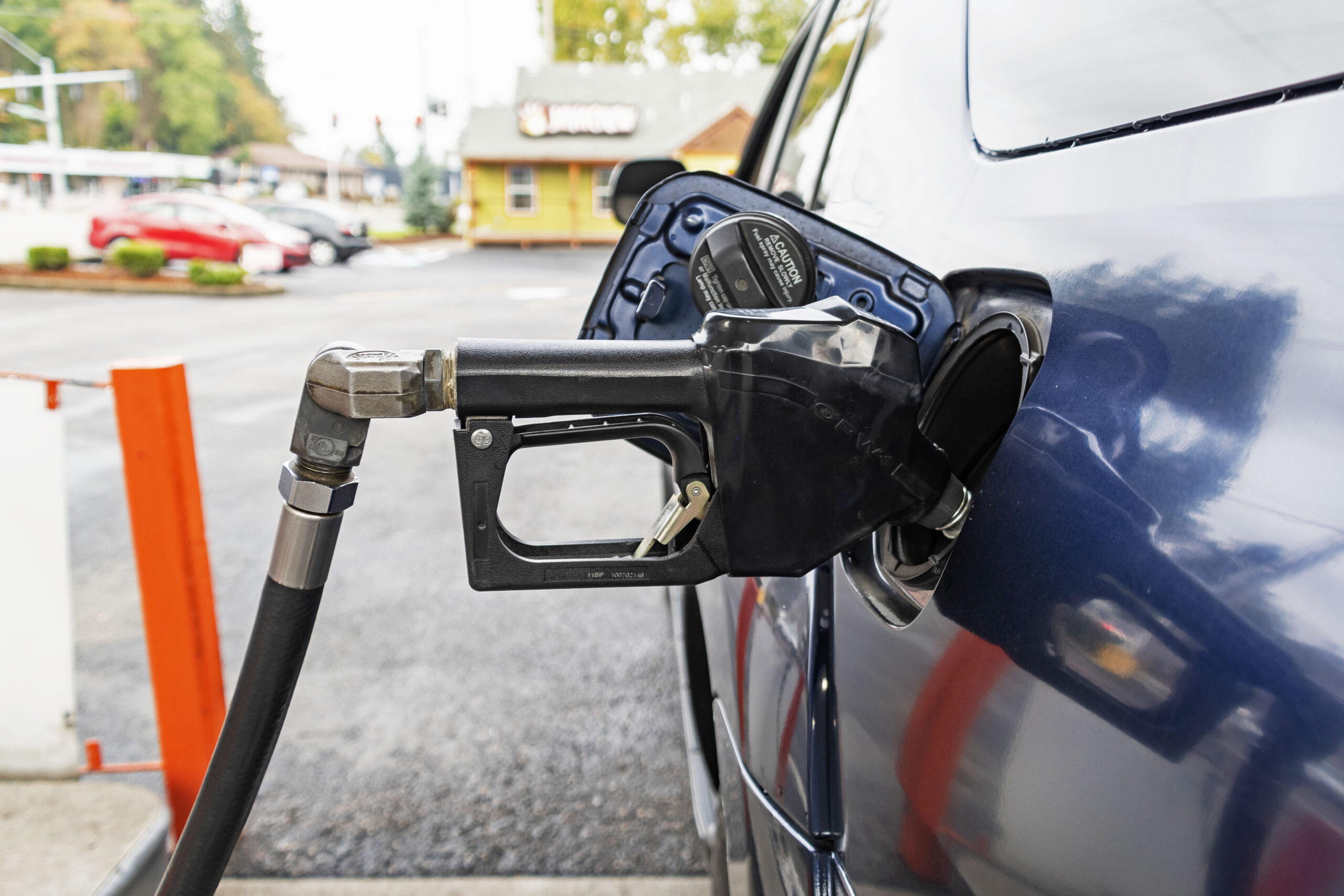 City, school district pay thousands more per week for fuel as gas prices climb nationwide - Salem Reporter