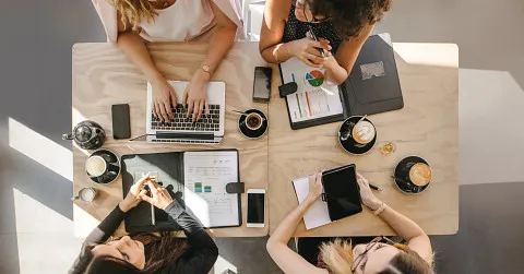 Rebranding: O que é e o seu papel para reposicionar negócios | Salesforce