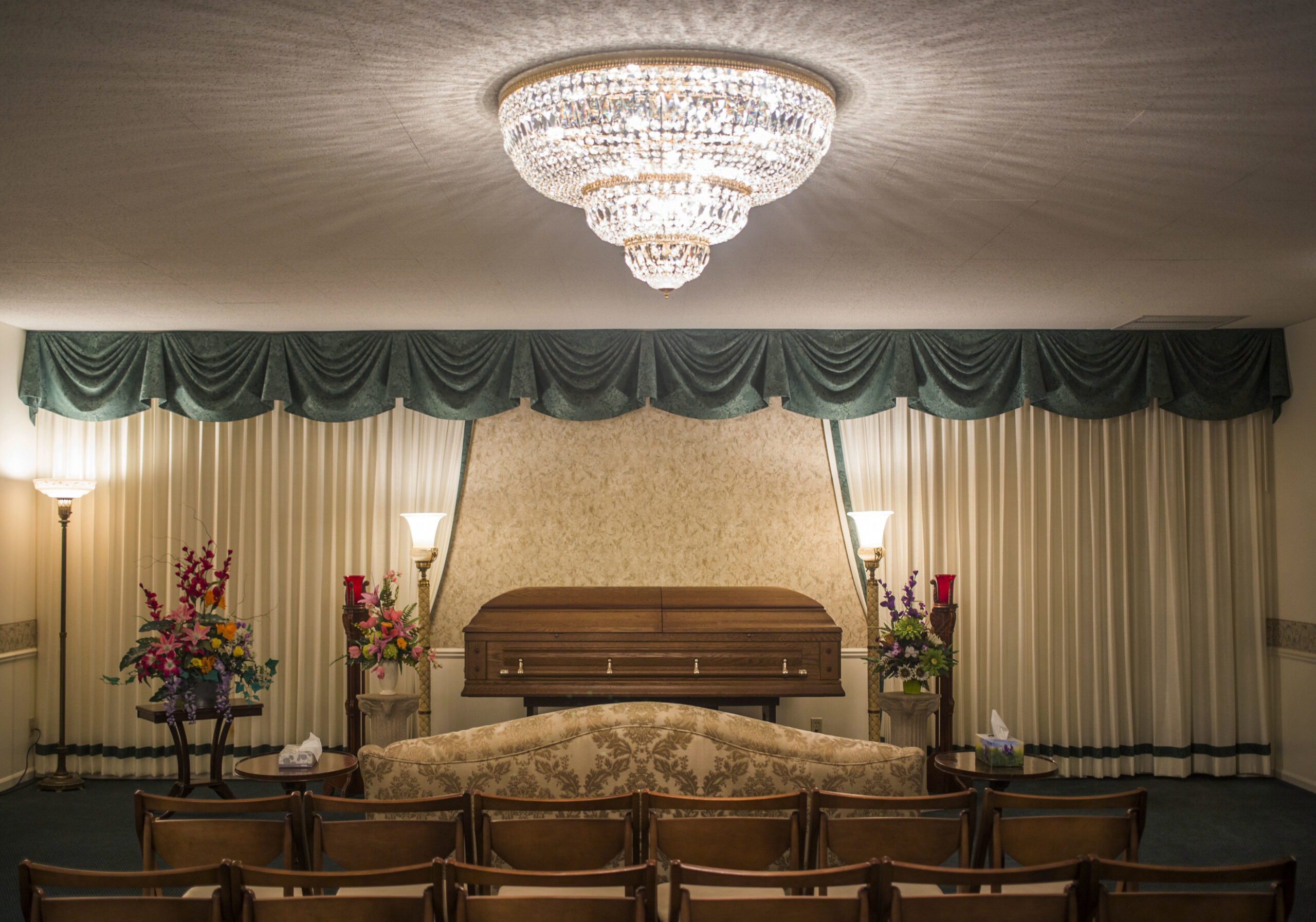 Consumer advocates continue to push funeral homes on price transparency - Salon.com