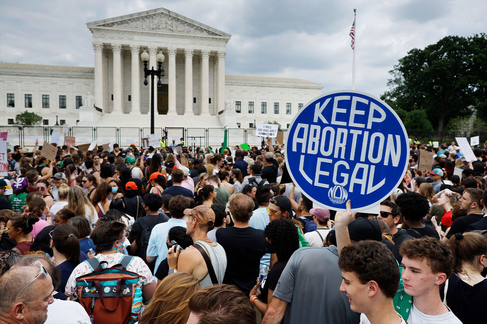 One year after the fall of Roe v. Wade, abortion care has become a patchwork of confusing state laws - Salon.com