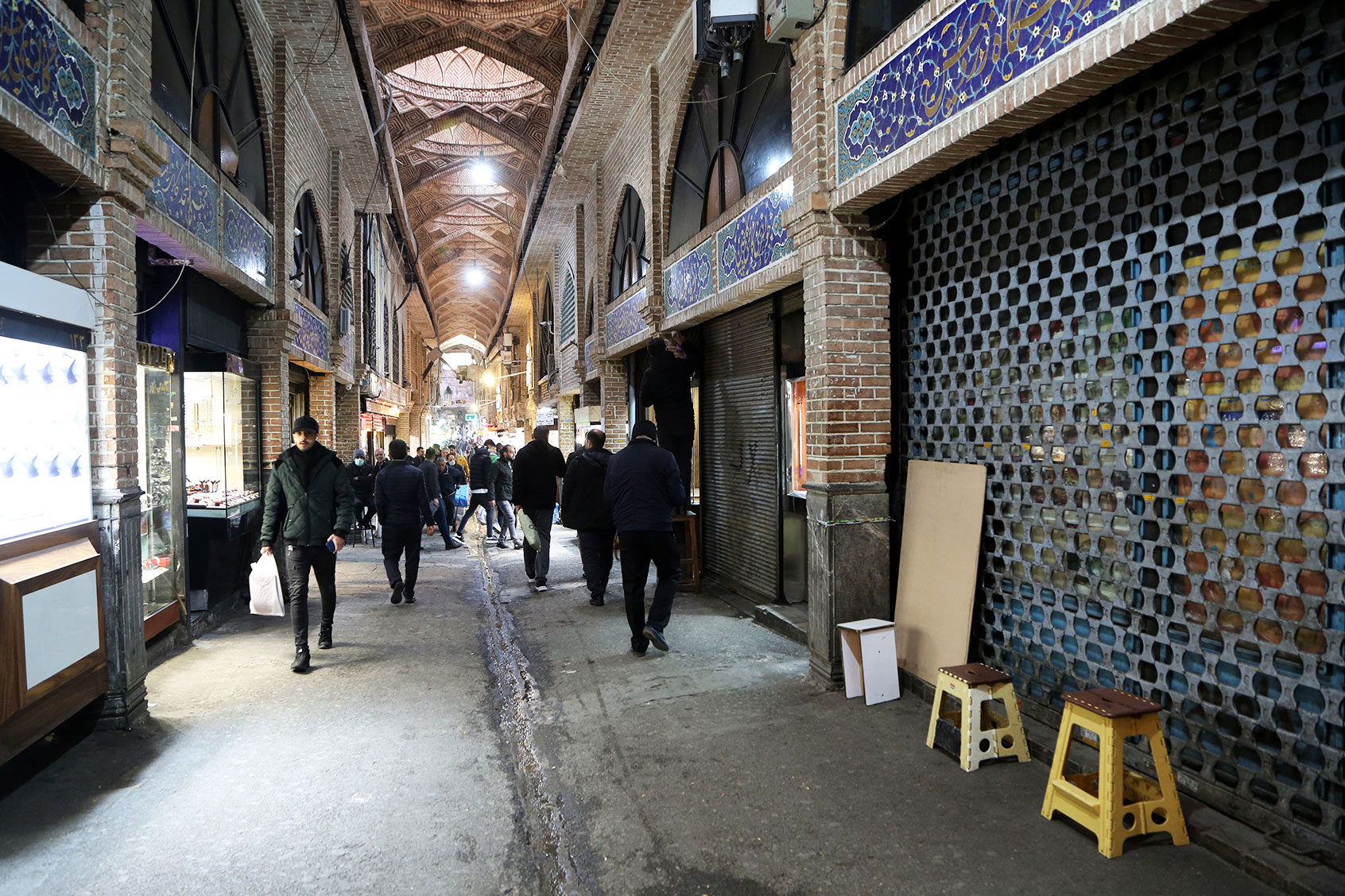 As Iranians rise up, it's time we also challenged the stereotype of the misogynist Iranian man - Salon.com